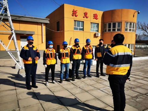 烏魯木齊通信段首次集中檢修大風(fēng)區(qū)段軌旁設(shè)備，筑牢鐵路通訊安全防線